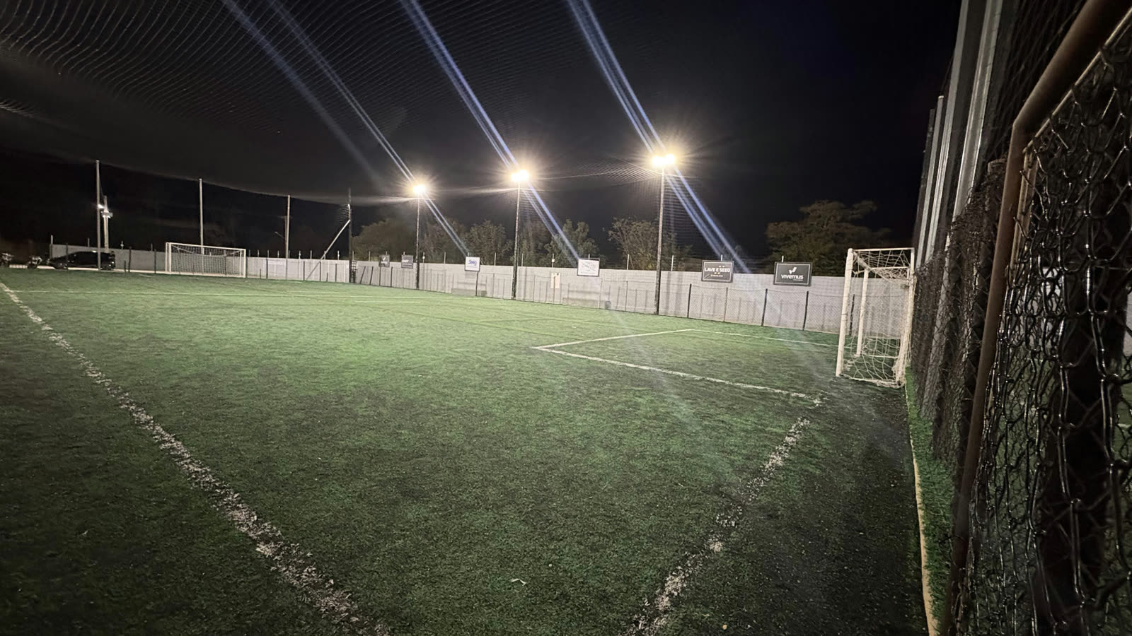 Campo 1 à noite